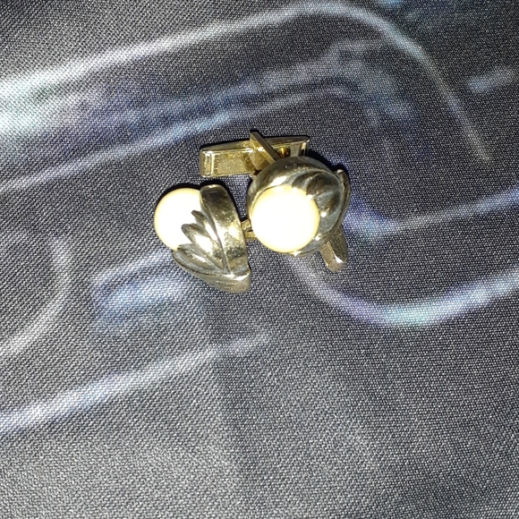 Cufflinks - Picture 2 of 2
